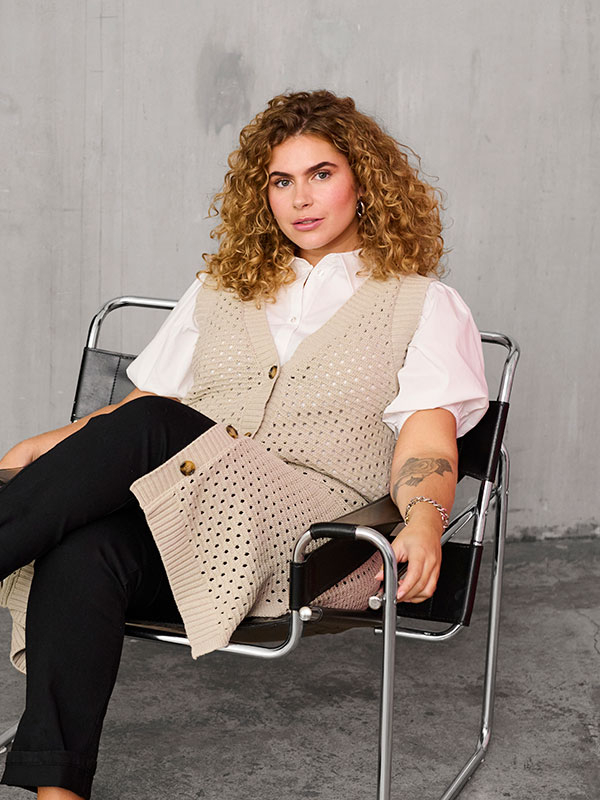 KCELIS - Plus Size Vest fra Kaffe Curve