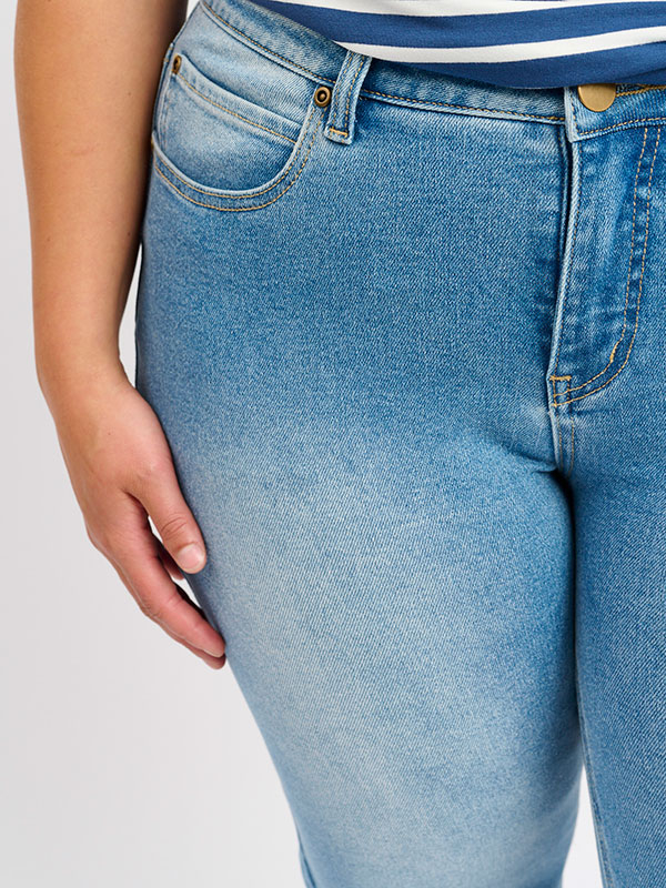 ADVAN - Plus Size Jeans fra Adia