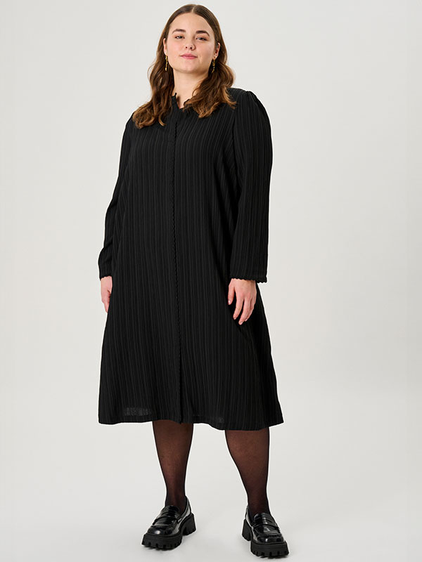 ADGELIKA - Plus Size Kjole fra Adia