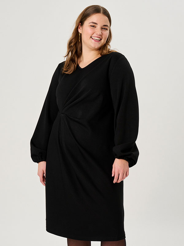 ADGLADIS - Plus Size Kjole fra Adia