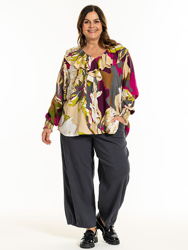 GYTHA - Plus Size Bluse fra Gozzip