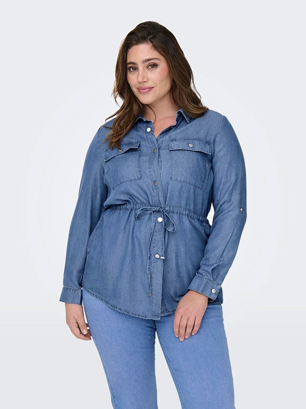 CARCHARIS - Plus Size Skjorte fra Only Carmakoma