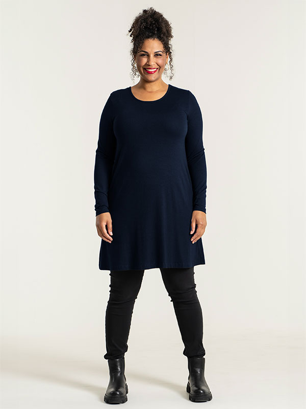 AMSTERDAM - Plus Size Bluse fra Sandgaard