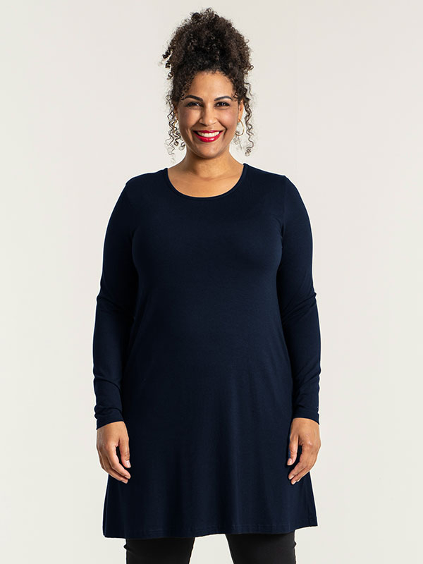 AMSTERDAM - Plus Size Bluse fra Sandgaard